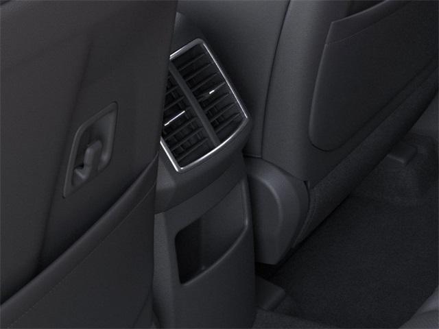 Photo of 2025 White Pearl Kia Sportage Hybrid
