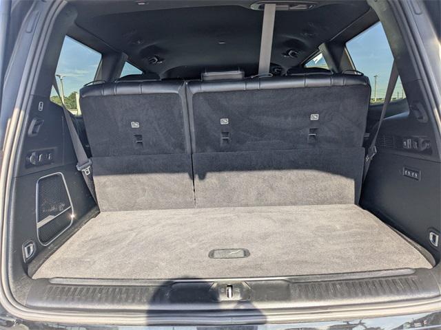 Photo of 2023 Diamond Black Crystal Pearlcoat Jeep Wagoneer