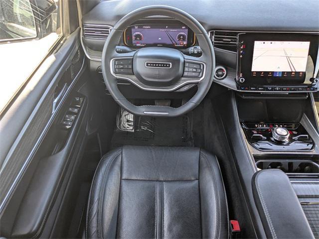Photo of 2023 Diamond Black Crystal Pearlcoat Jeep Wagoneer