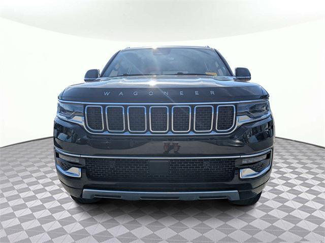 Photo of 2023 Diamond Black Crystal Pearlcoat Jeep Wagoneer