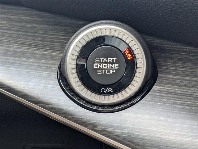 Photo of 2023 Diamond Black Crystal Pearlcoat Jeep Wagoneer