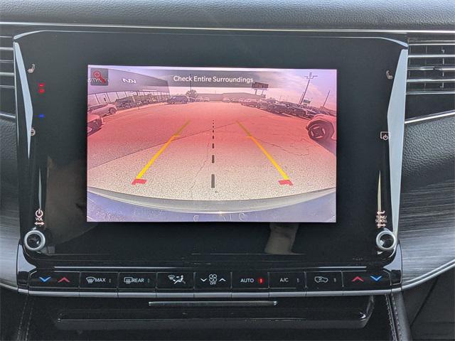 Photo of 2023 Diamond Black Crystal Pearlcoat Jeep Wagoneer