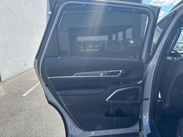 Photo of 2025 Wolf Gray Kia Telluride