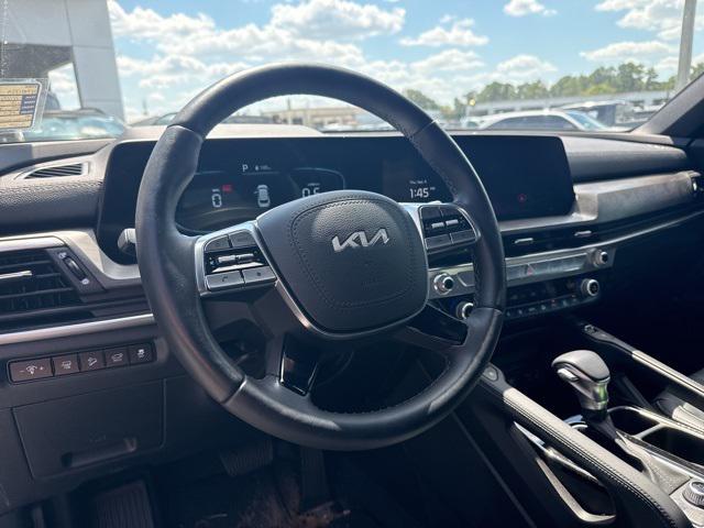 Photo of 2025 Wolf Gray Kia Telluride