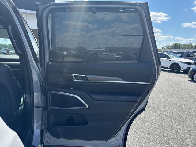 Photo of 2025 Wolf Gray Kia Telluride