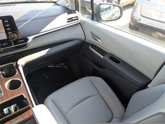 Photo of 2024 Predawn Gray Mica Toyota Sienna