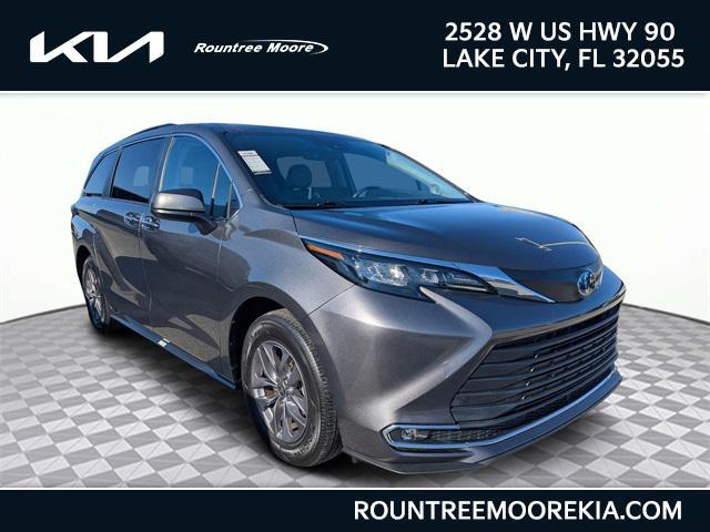 Photo of 2024 Predawn Gray Mica Toyota Sienna