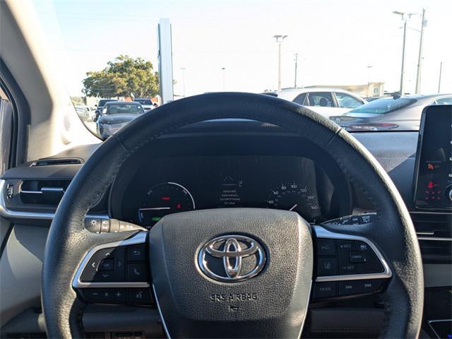 Photo of 2024 Predawn Gray Mica Toyota Sienna