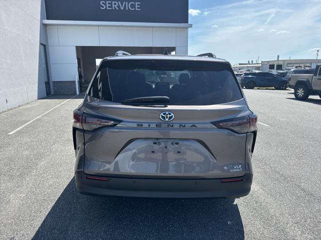 Photo of 2024 Predawn Gray Mica Toyota Sienna