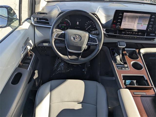 Photo of 2024 Predawn Gray Mica Toyota Sienna