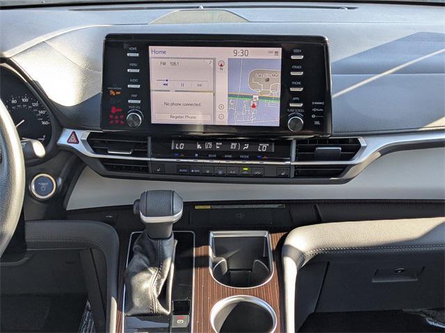 Photo of 2024 Predawn Gray Mica Toyota Sienna