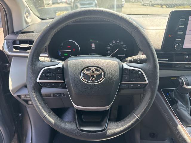 Photo of 2024 Predawn Gray Mica Toyota Sienna