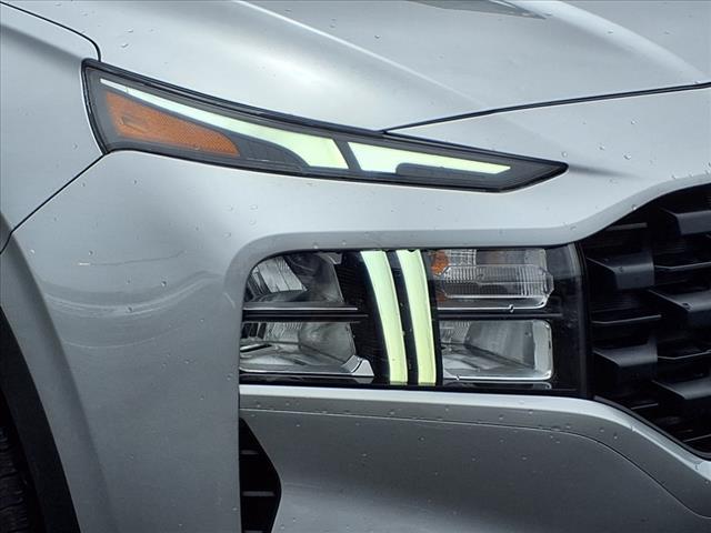 Photo of 2023 Shimmering Silver Pearl Hyundai SANTA FE