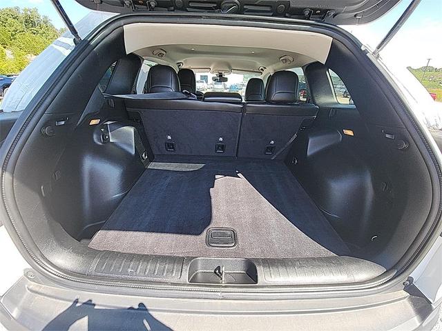 Photo of 2020 Bright White Clearcoat Jeep Cherokee