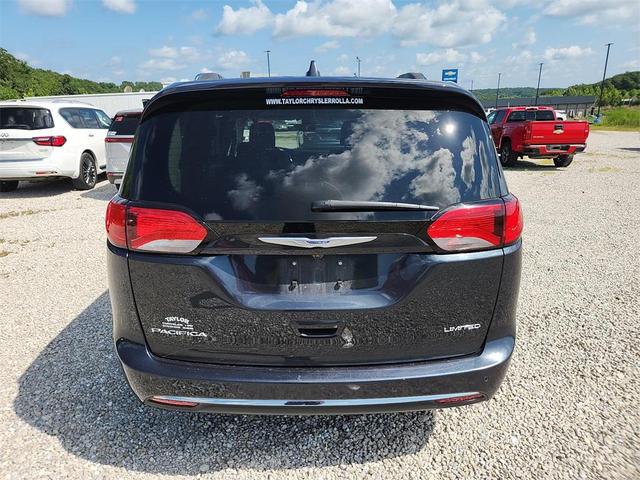 Photo of 2019 Maximum Steel Metallic Clearcoat Chrysler Pacifica