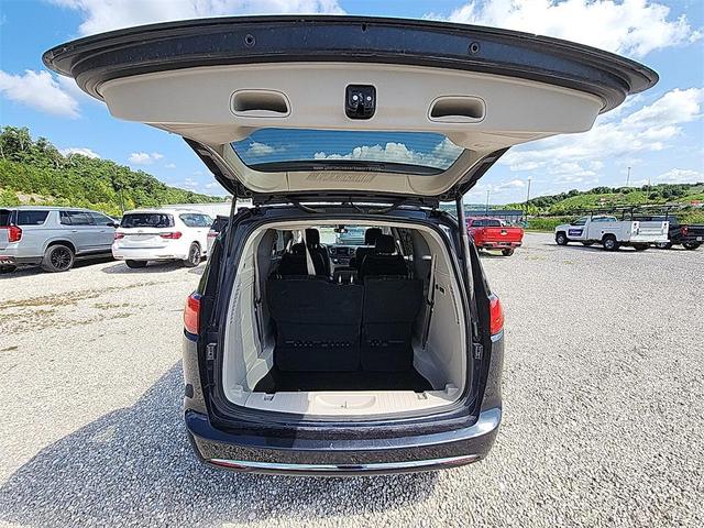 Photo of 2019 Maximum Steel Metallic Clearcoat Chrysler Pacifica