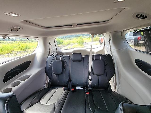 Photo of 2019 Maximum Steel Metallic Clearcoat Chrysler Pacifica