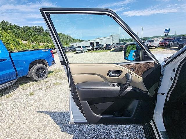 Photo of 2021 Moonstone White INFINITI QX80