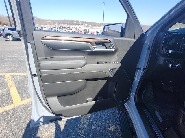 Photo of 2024 GRAY GMC Sierra 1500