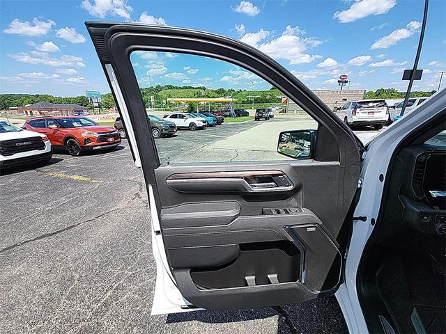 Photo of 2025 Summit White Chevrolet Silverado 1500