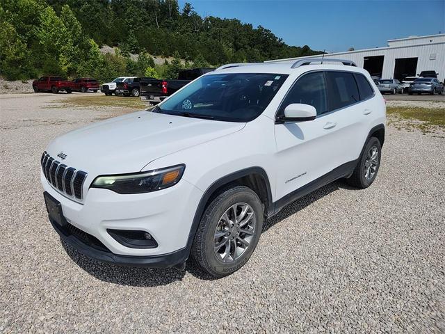 Photo of 2019 Bright White Clearcoat Jeep Cherokee
