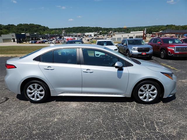 Photo of 2024 Classic Silver Metallic Toyota Corolla