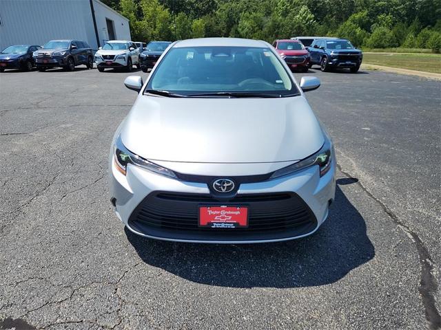 Photo of 2024 Classic Silver Metallic Toyota Corolla