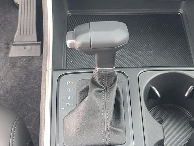 Photo of 2025 Snow White Pearl Kia Carnival