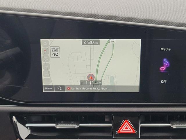 Photo of 2025 Snow White Pearl Kia Niro