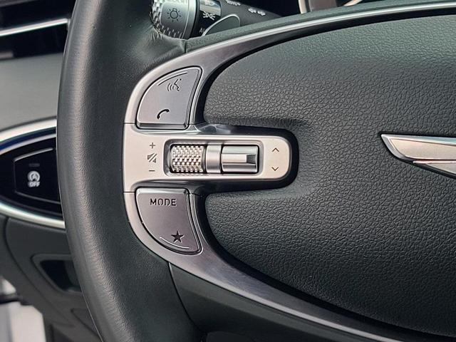 Photo of 2022 Uyuni White Genesis GV70