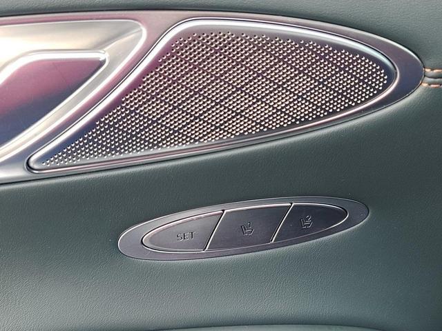 Photo of 2022 Uyuni White Genesis GV70
