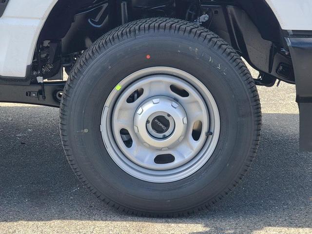 Photo of 2025 Oxford White Ford F-250