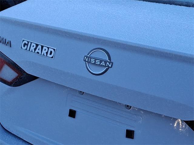 Photo of 2025 Gray Sky Pearl Nissan Altima