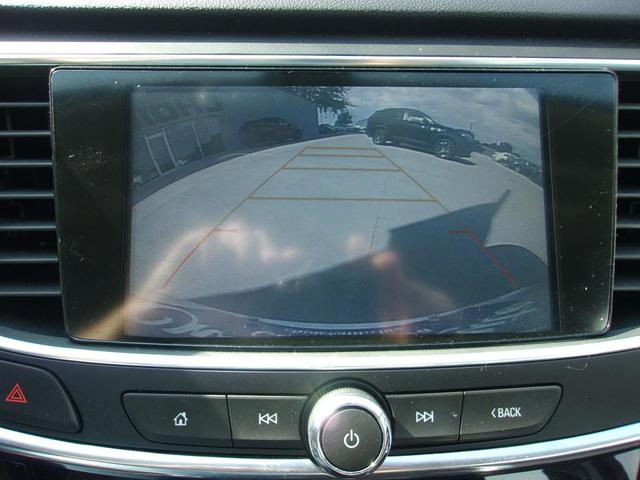 Photo of 2019 White Frost Tricoat Buick LaCrosse