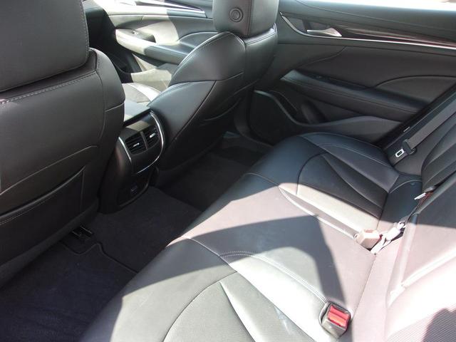 Photo of 2019 White Frost Tricoat Buick LaCrosse