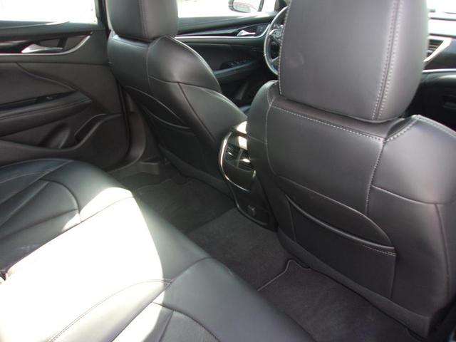 Photo of 2019 White Frost Tricoat Buick LaCrosse