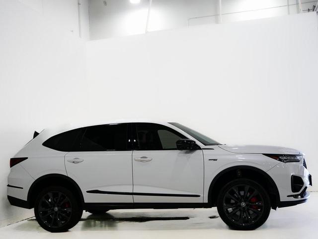 Photo of 2022 Platinum White Pearl Acura MDX