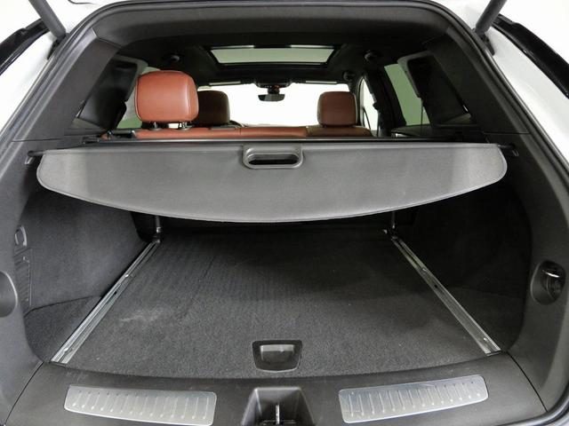 Photo of 2021 Crystal White Tricoat Cadillac XT5