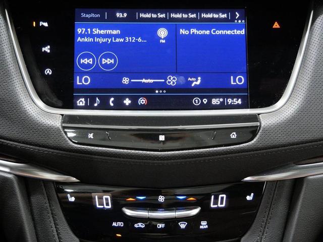 Photo of 2021 Crystal White Tricoat Cadillac XT5