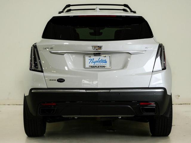 Photo of 2021 Crystal White Tricoat Cadillac XT5