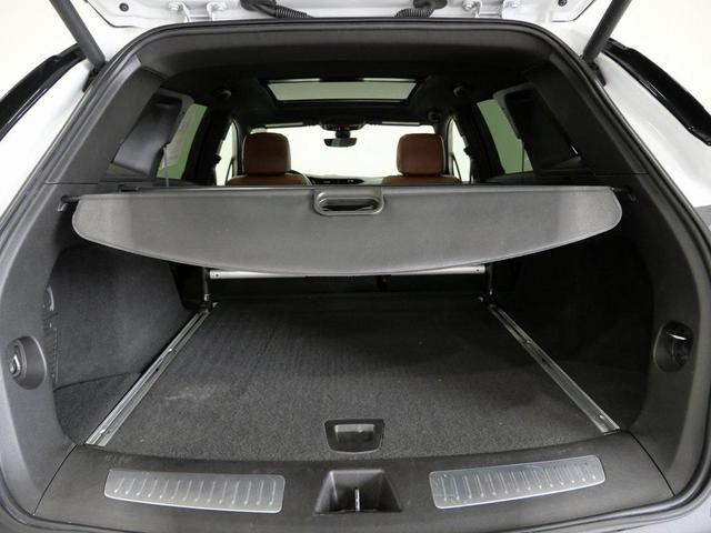 Photo of 2021 Crystal White Tricoat Cadillac XT5