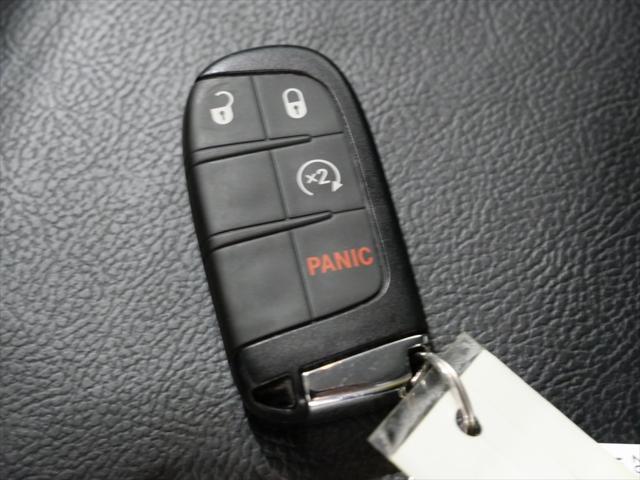 Photo of 2022 Velvet Red Pearlcoat Jeep Compass