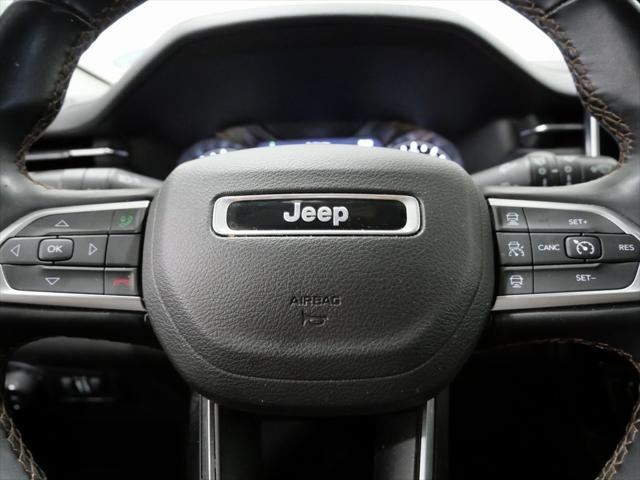 Photo of 2022 Velvet Red Pearlcoat Jeep Compass