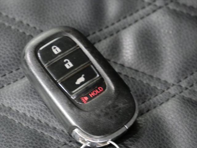 Photo of 2025 Crystal Black Pearl Honda CR-V