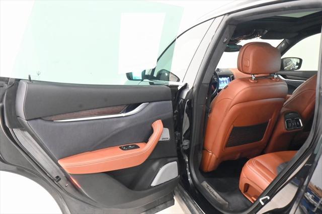 Photo of 2017 Rosso Rubino Mica Maserati Levante