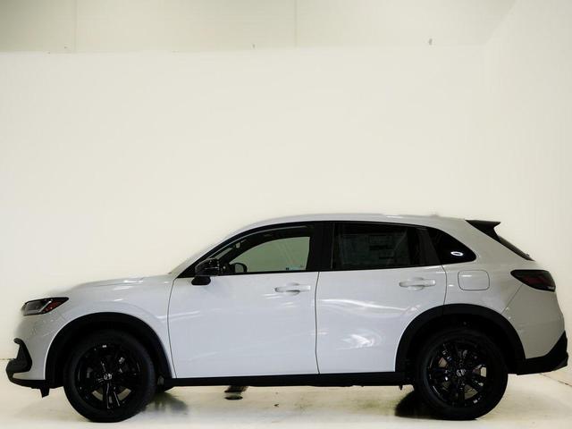 Photo of 2026 Platinum White Pearl Honda HR-V