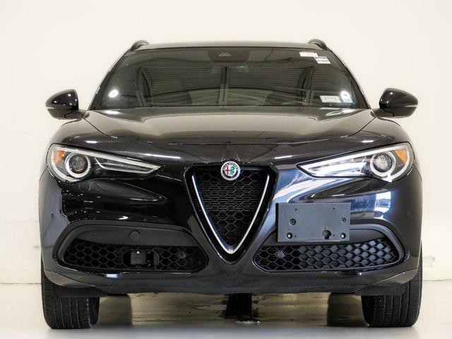 Photo of 2022 Vulcano Black Metallic Alfa Romeo Stelvio