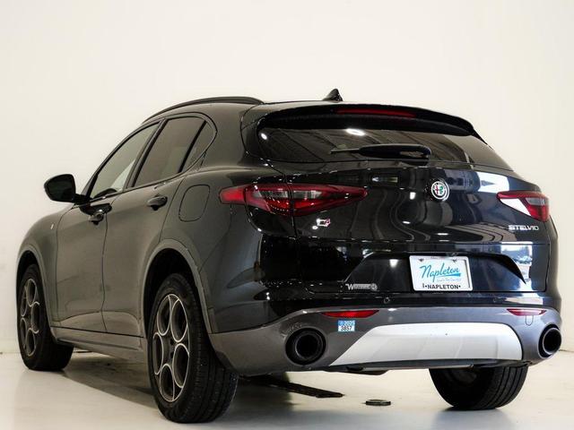 Photo of 2022 Vulcano Black Metallic Alfa Romeo Stelvio