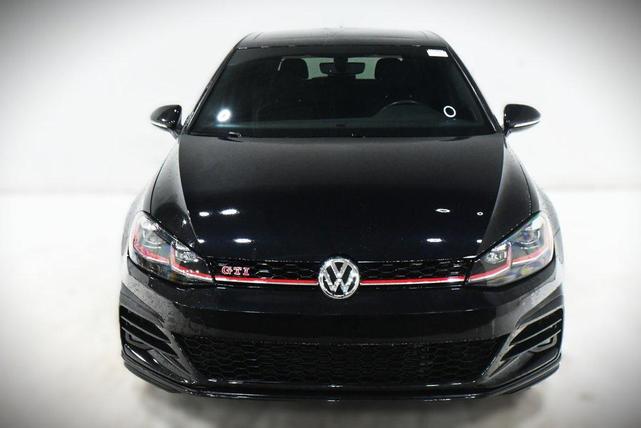 Photo of 2019 Deep Black Pearl Volkswagen Golf GTI