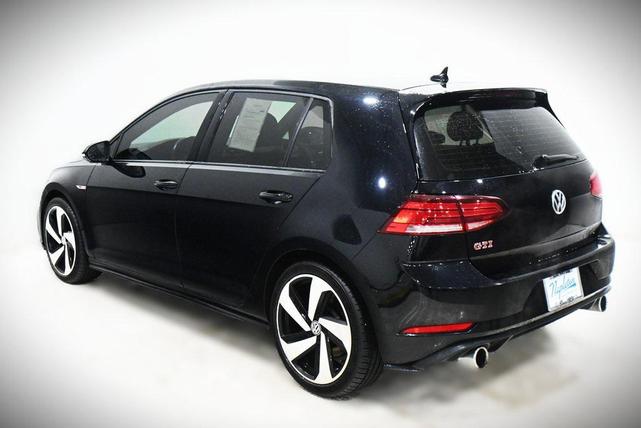 Photo of 2019 Deep Black Pearl Volkswagen Golf GTI